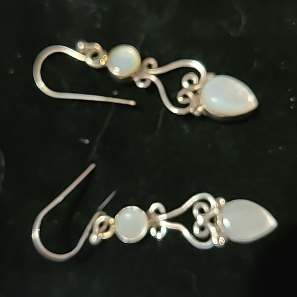 Silver earings - Picture 5 of 5
